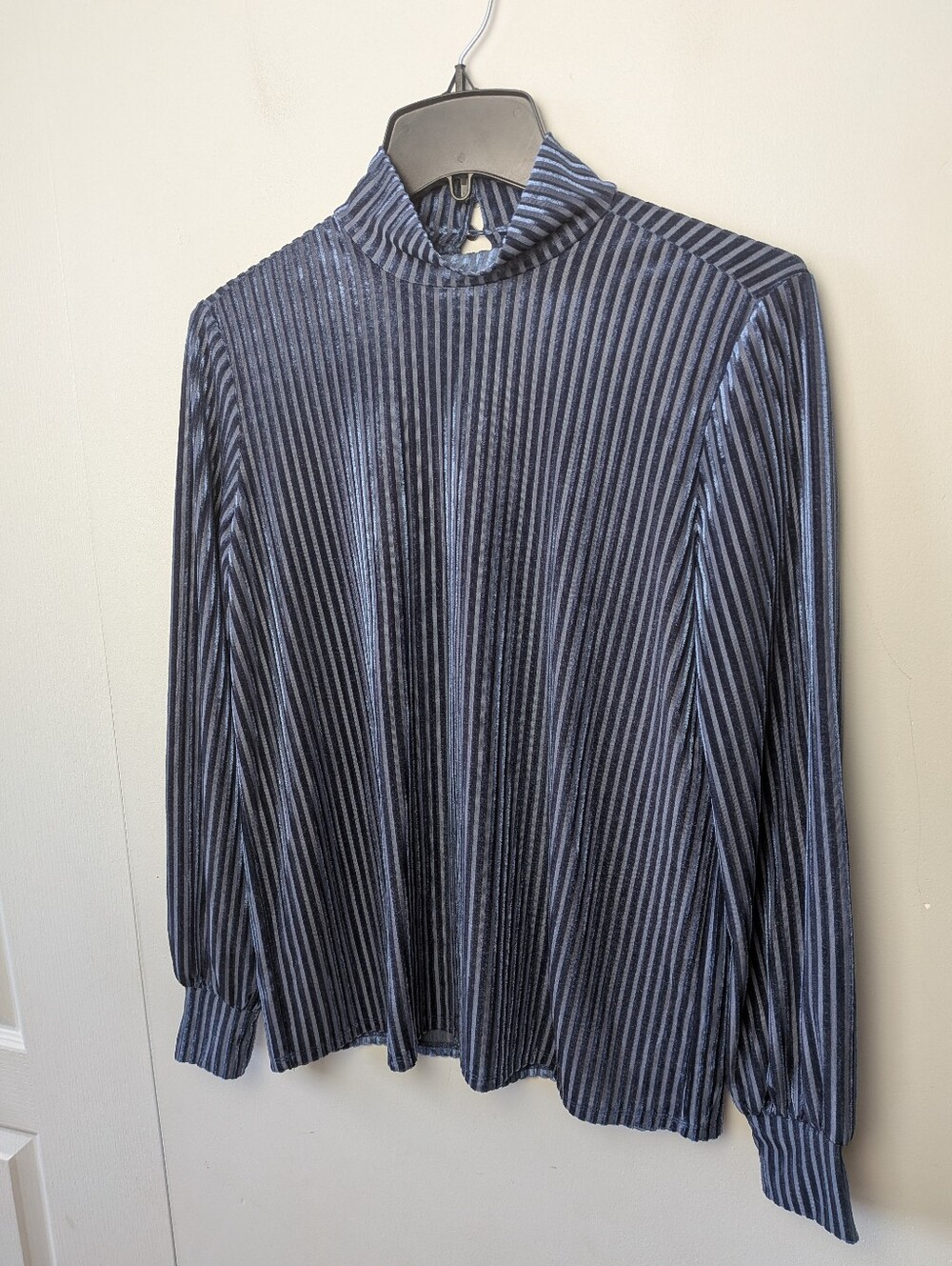 LORD & TAYLOR Women Top Long Sleeve Velvet Stripes Size Small Blue See Through